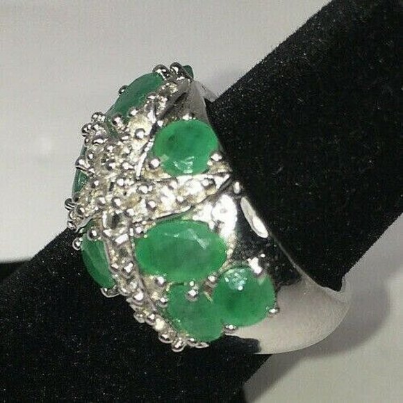 Emerald and Sterling Silver Ring Size 6 - Picture 5 of 12